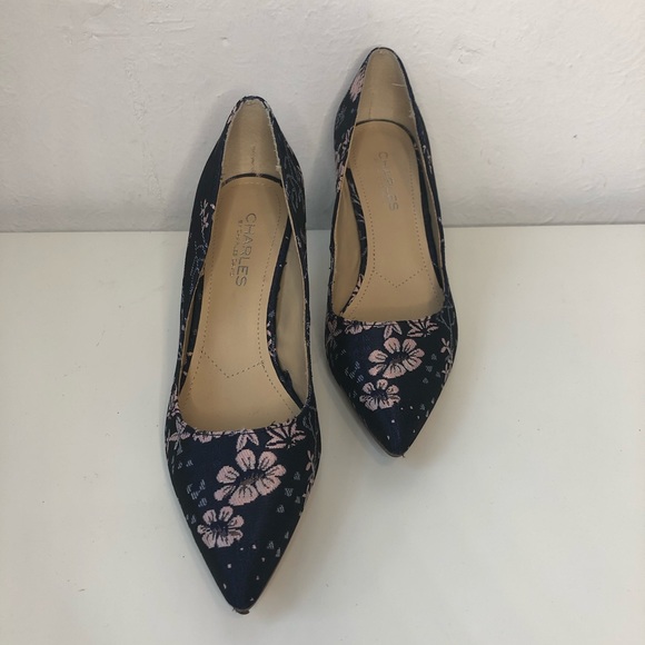 Charles by Charles David pointed toe kitten heel - Picture 8 of 8